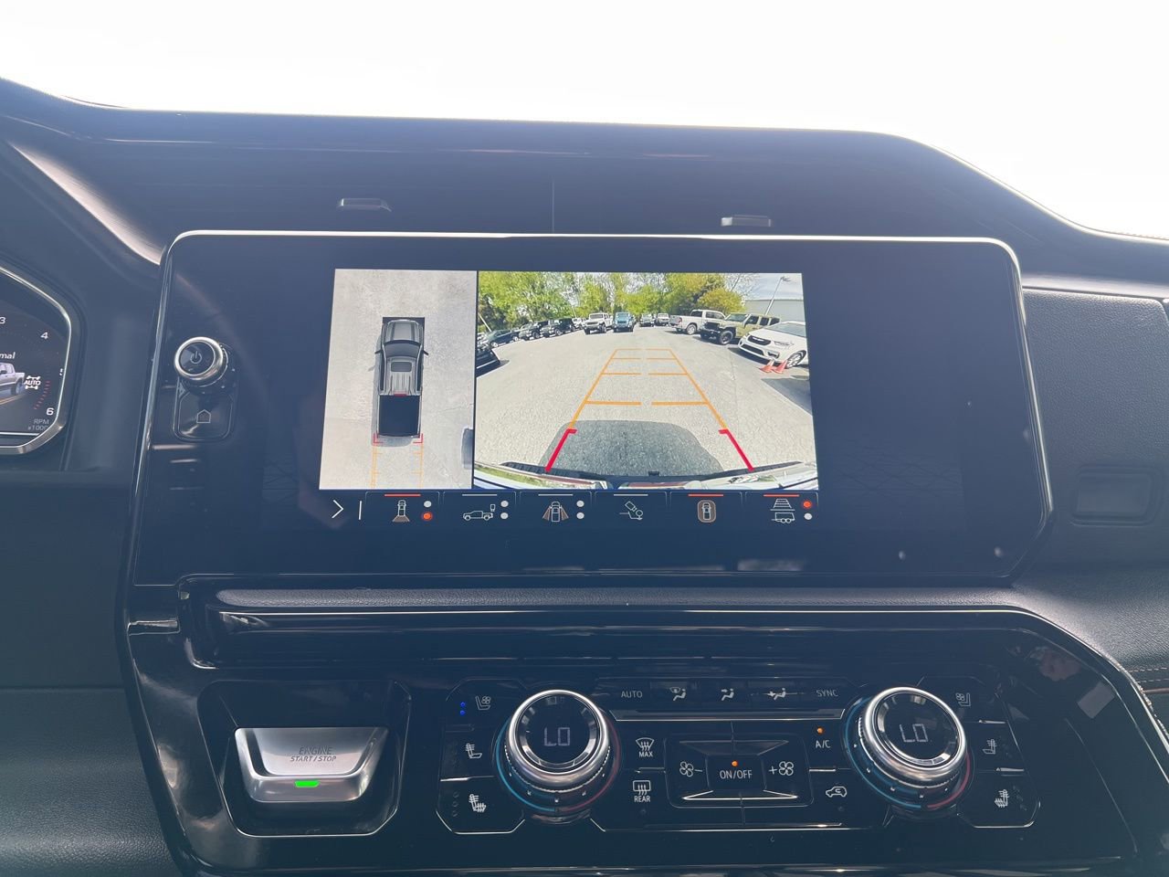 Used 2025 GMC Sierra 1500 AT4 w/ AT4 Premium Package image 31