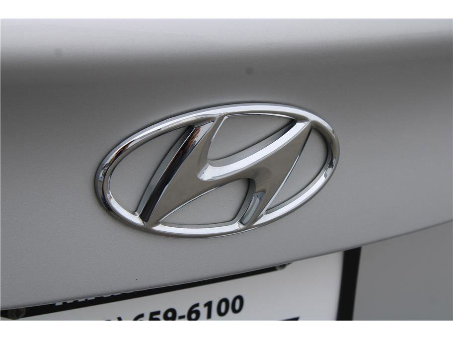 Used 2013 Hyundai Elantra GLS w/ Preferred Pkg FWD image 32