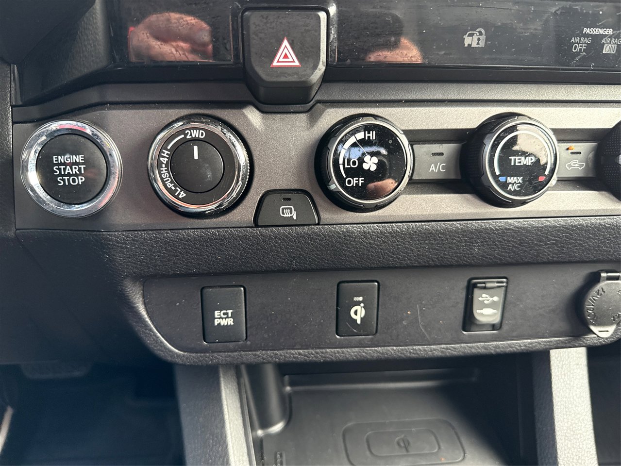 Used 2017 Toyota Tacoma TRD Sport image 19