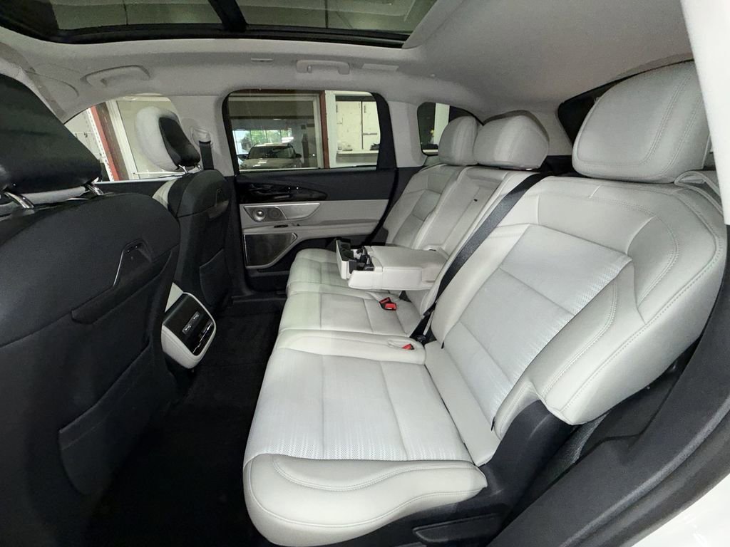 Used 2026 Lincoln Nautilus Reserve AWD/4WD image 27