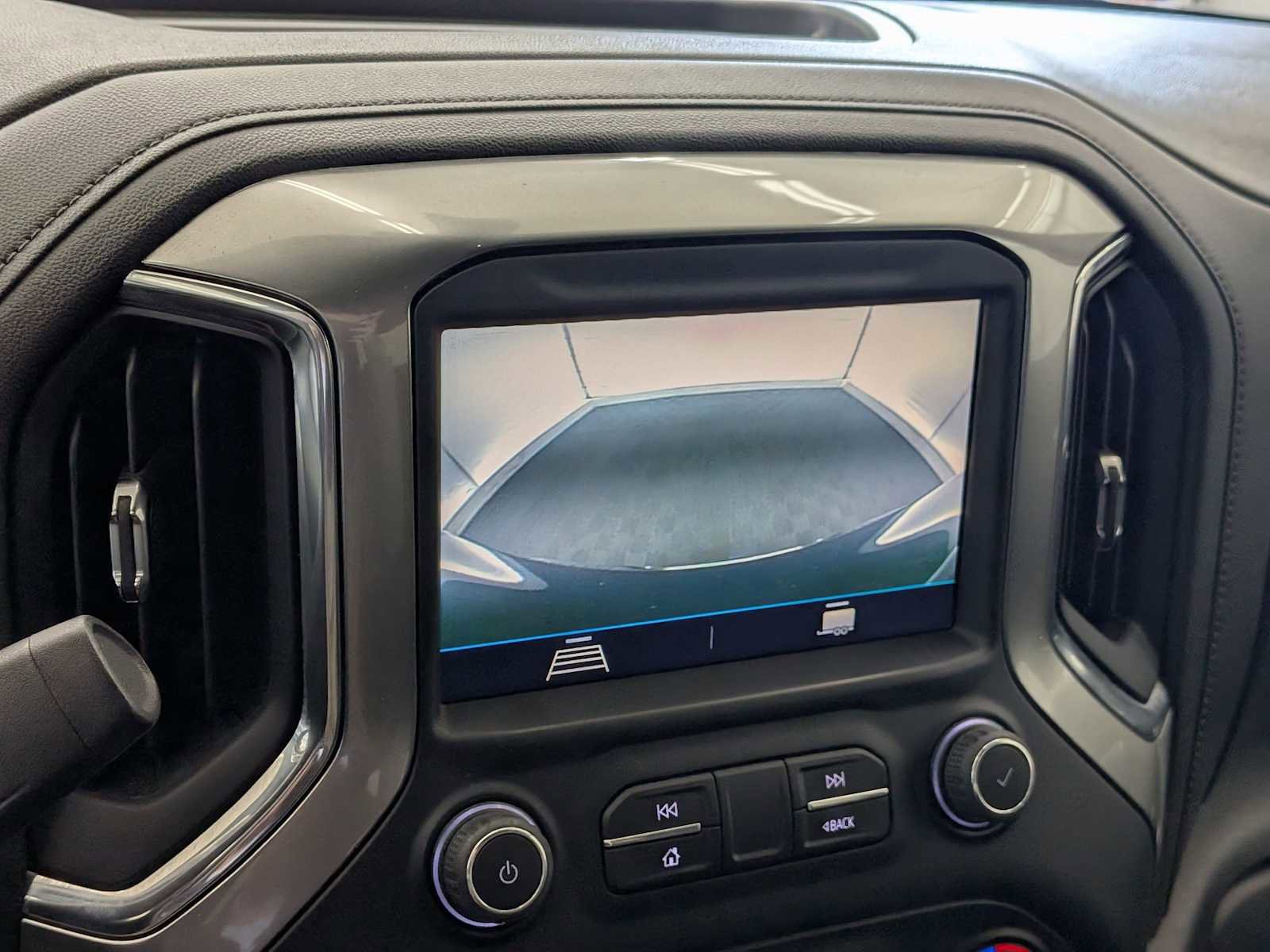 Used 2022 Chevrolet Silverado 1500 LT w/ Safety Package image 29