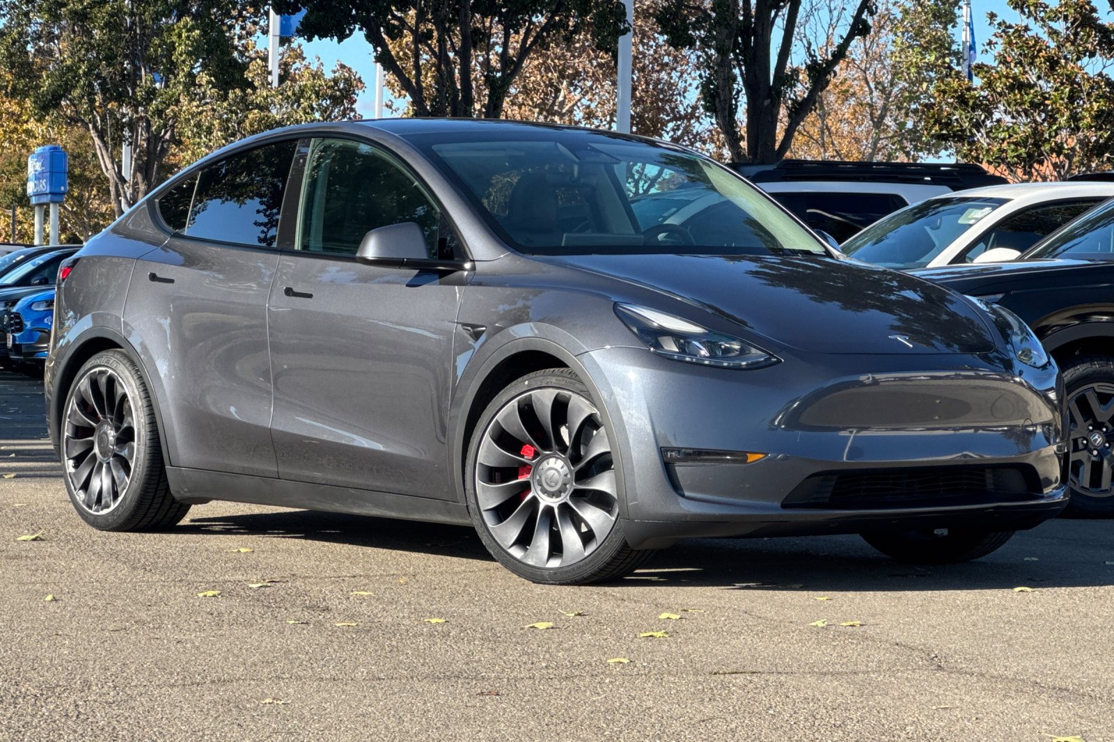 Used 2023 Tesla Model Y Performance AWD/4WD image 2