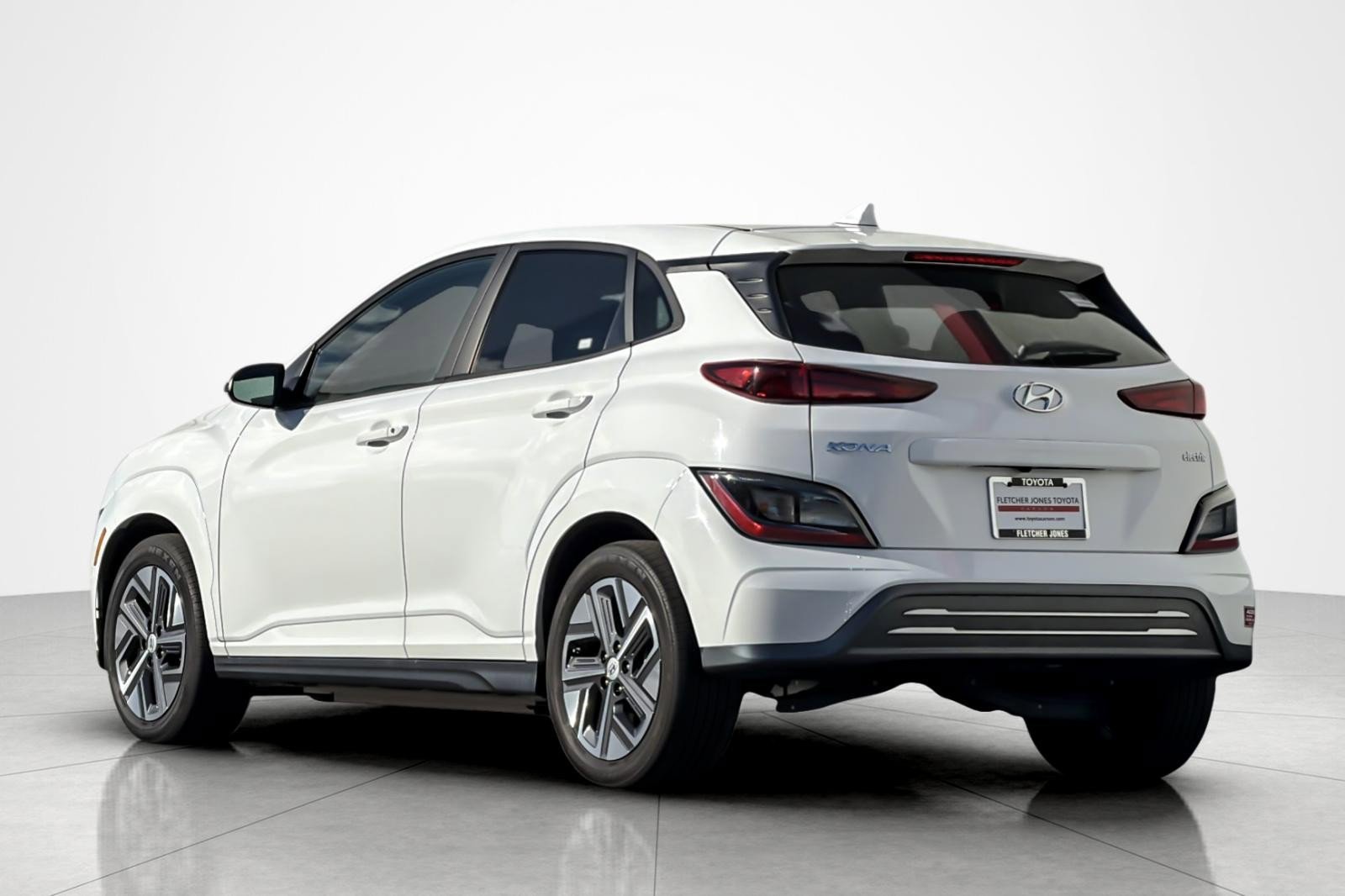 Used 2022 Hyundai Kona SEL w/ Convenience Package image 3