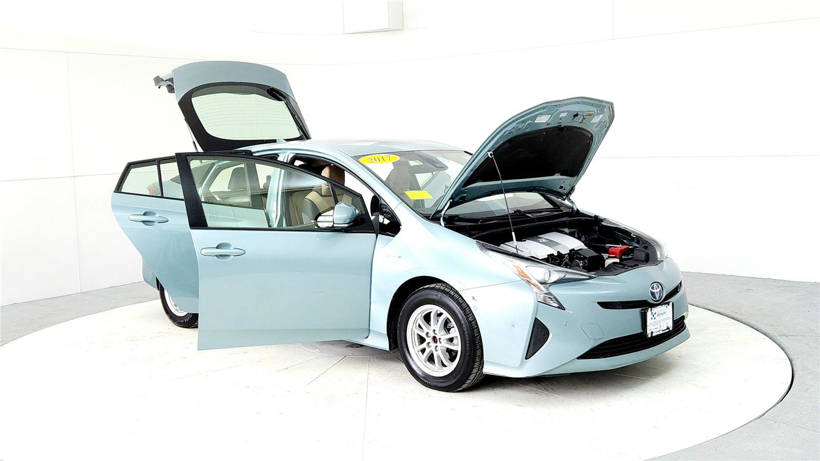 Used 2017 Toyota Prius Two image 12