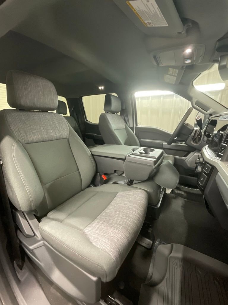 New 2026 Ford F350 XLT w/ XLT Premium Package AWD/4WD image 13