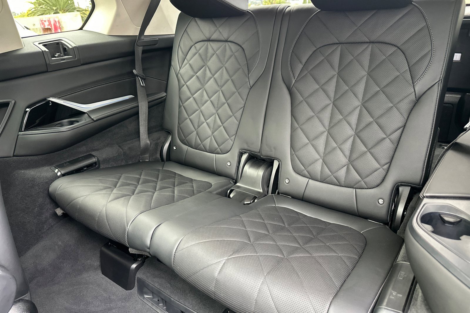 Used 2024 BMW X7 xDrive40i w/ Premium Package AWD/4WD image 14