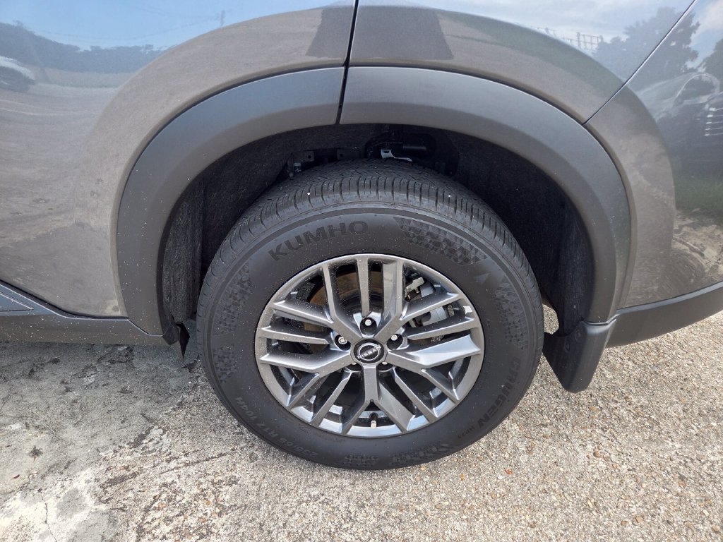 Used 2026 Nissan Rogue S FWD image 25