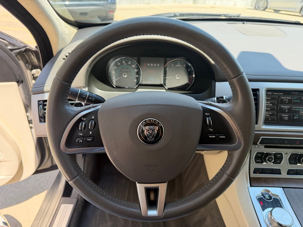 Used 2014 Jaguar XF 3.0 AWD/4WD image 14