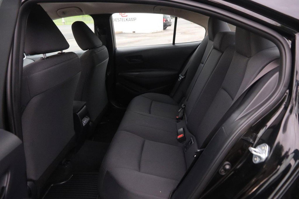 Certified 2025 Toyota Corolla LE FWD image 9