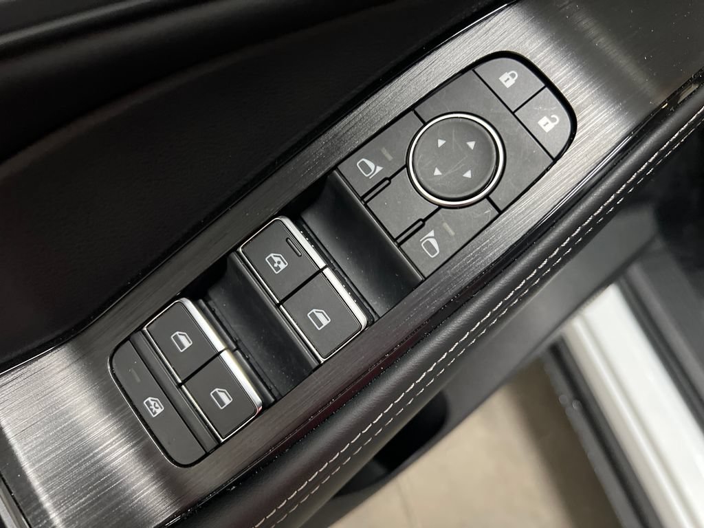 Used 2025 Nissan Rogue SL w/ SL Premium Package FWD image 13