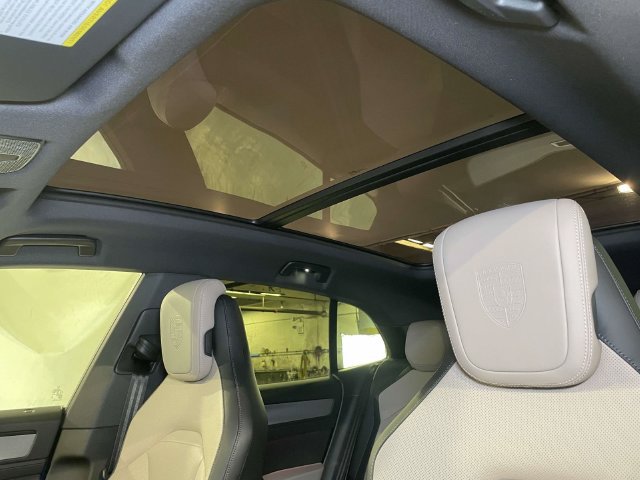 New 2026 Porsche Cayenne Electric AWD/4WD image 18