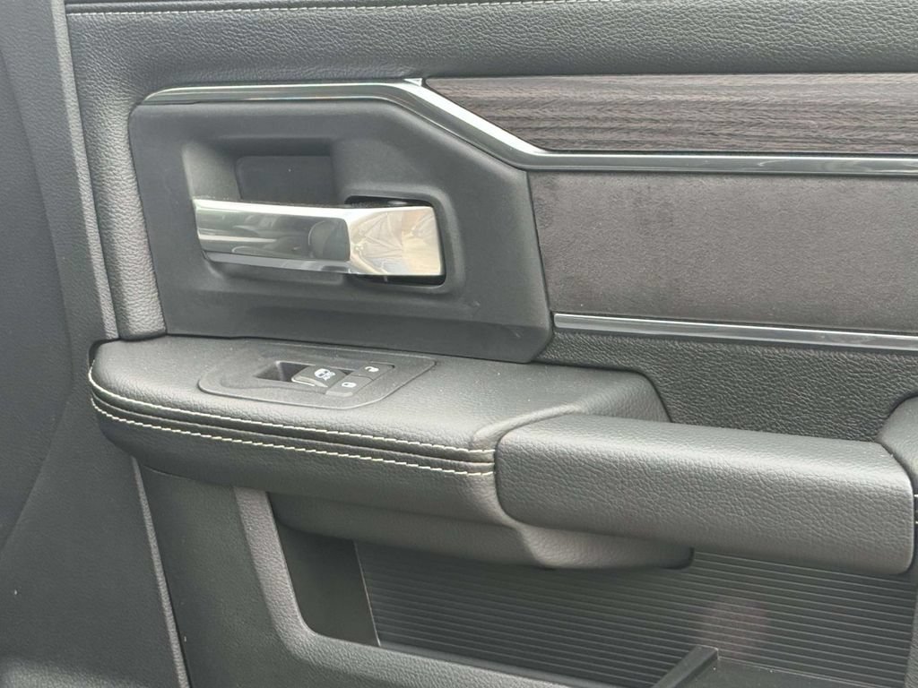 New 2026 RAM 2500 Laramie AWD/4WD image 23