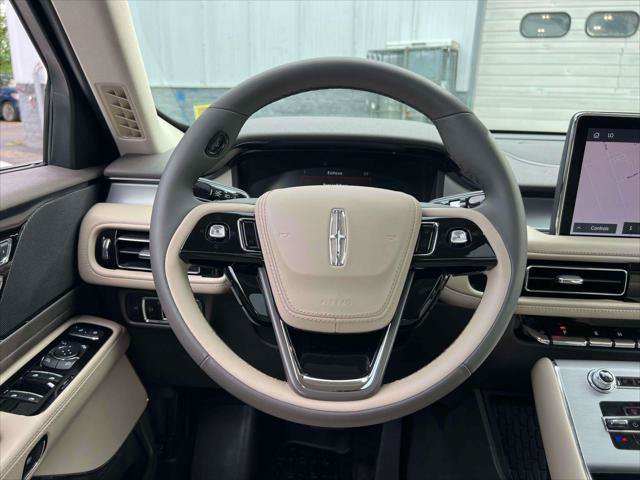 Used 2023 Lincoln Aviator AWD w/ Premium Package image 17