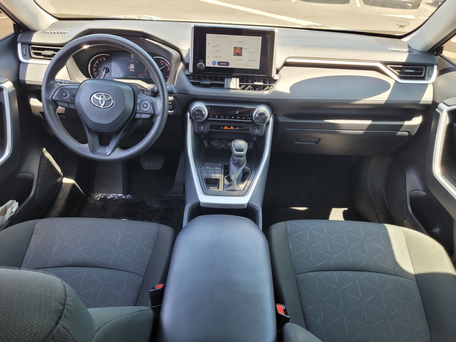 Used 2025 Toyota RAV4 XLE AWD/4WD image 15