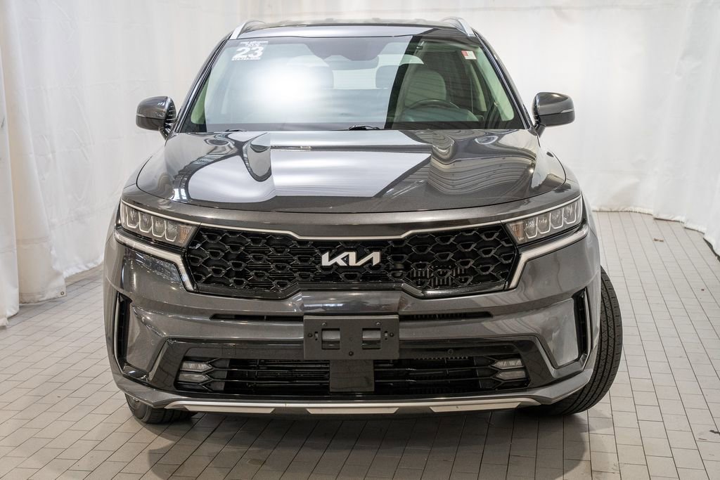 Certified 2023 Kia Sorento EX image 2