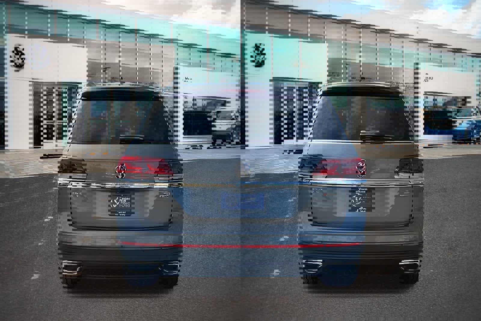 Certified 2021 Volkswagen Atlas SE image 6