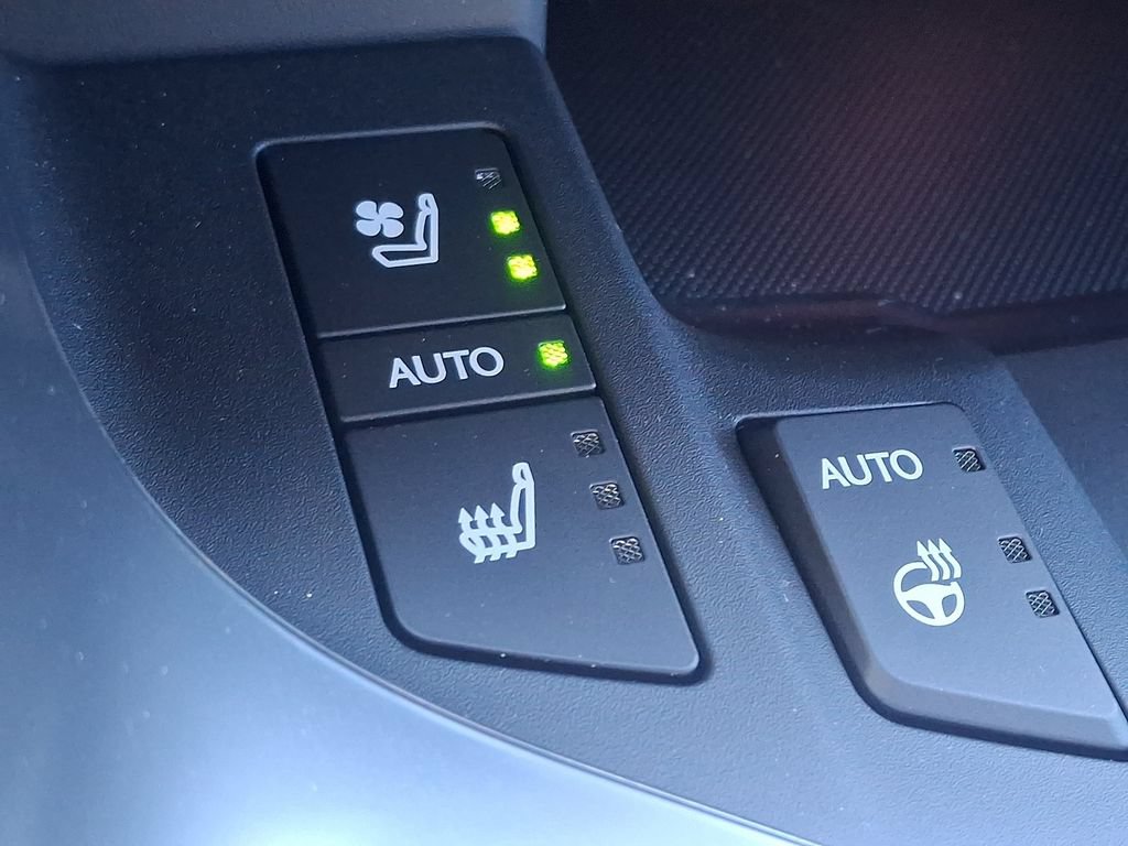 Used 2025 Lexus LX 600 4WD w/ Accessory Package (2T) image 27