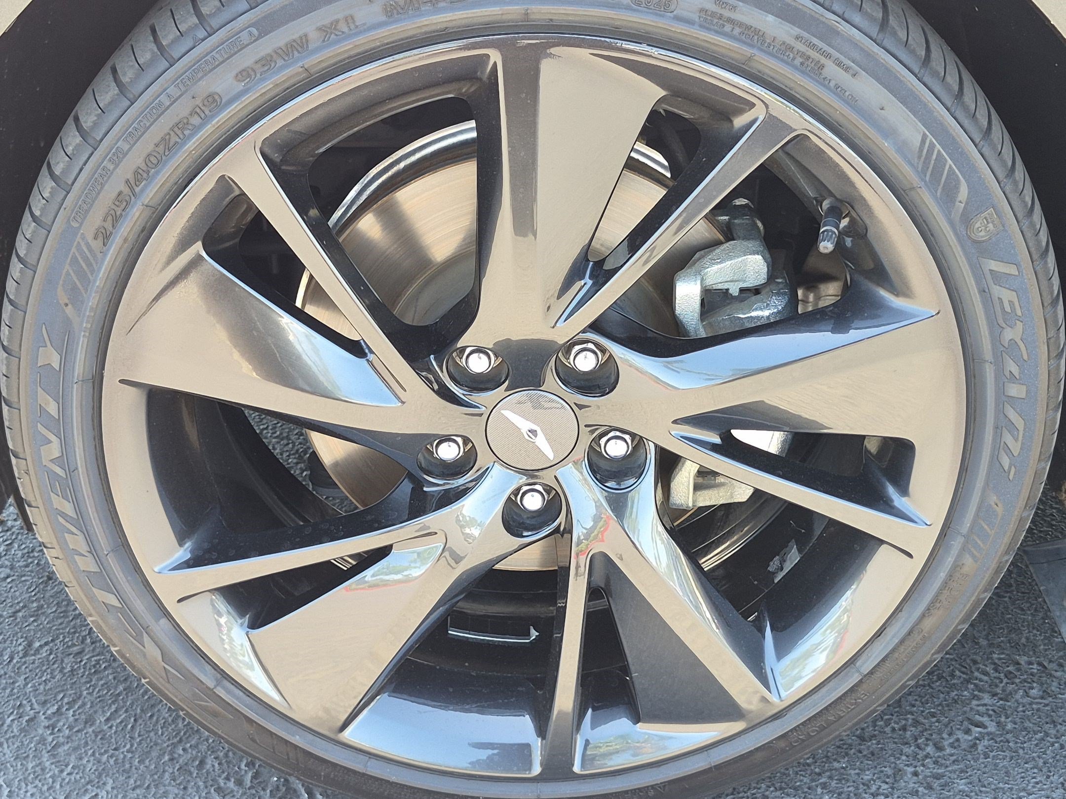 Used 2023 Genesis G70 2.0T w/ Sport Prestige Package RWD image 13