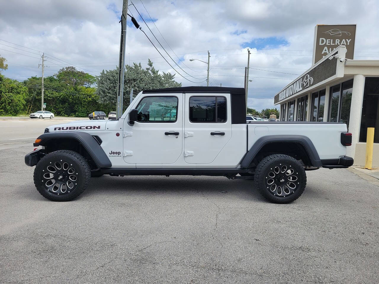 Used 2024 Jeep Gladiator Rubicon w/ Safety Group AWD/4WD image 8