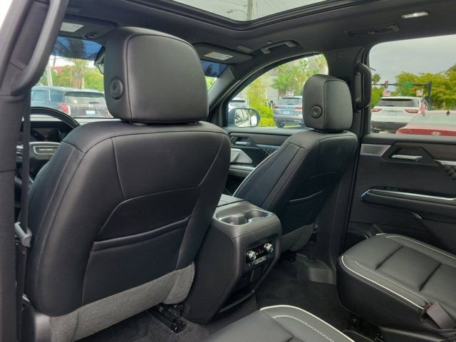 Used 2024 GMC Acadia Denali w/ Super Cruise Package image 10