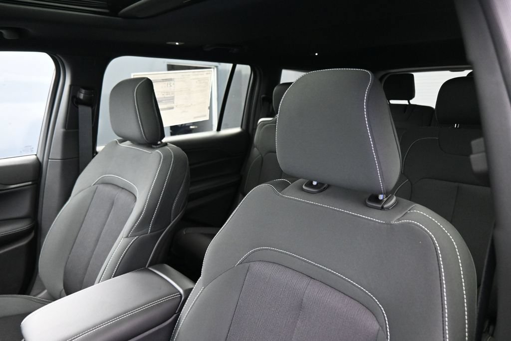 New 2027 Jeep Grand Cherokee L 4WD image 13