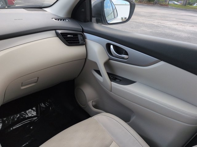 Certified 2020 Nissan Rogue Sport SV w/ Technology Package FWD image 17