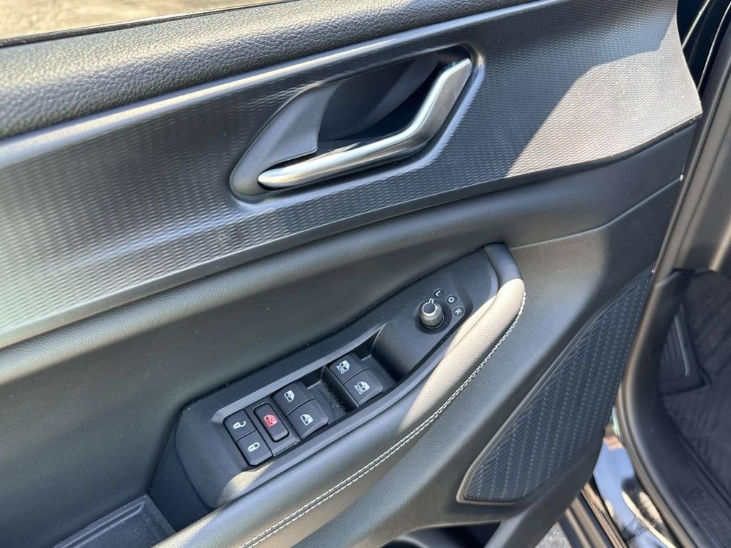Used 2023 Jeep Grand Cherokee Altitude AWD/4WD image 16