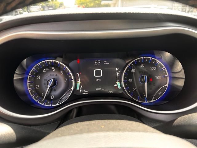 Used 2025 Chrysler Pacifica Select FWD image 24