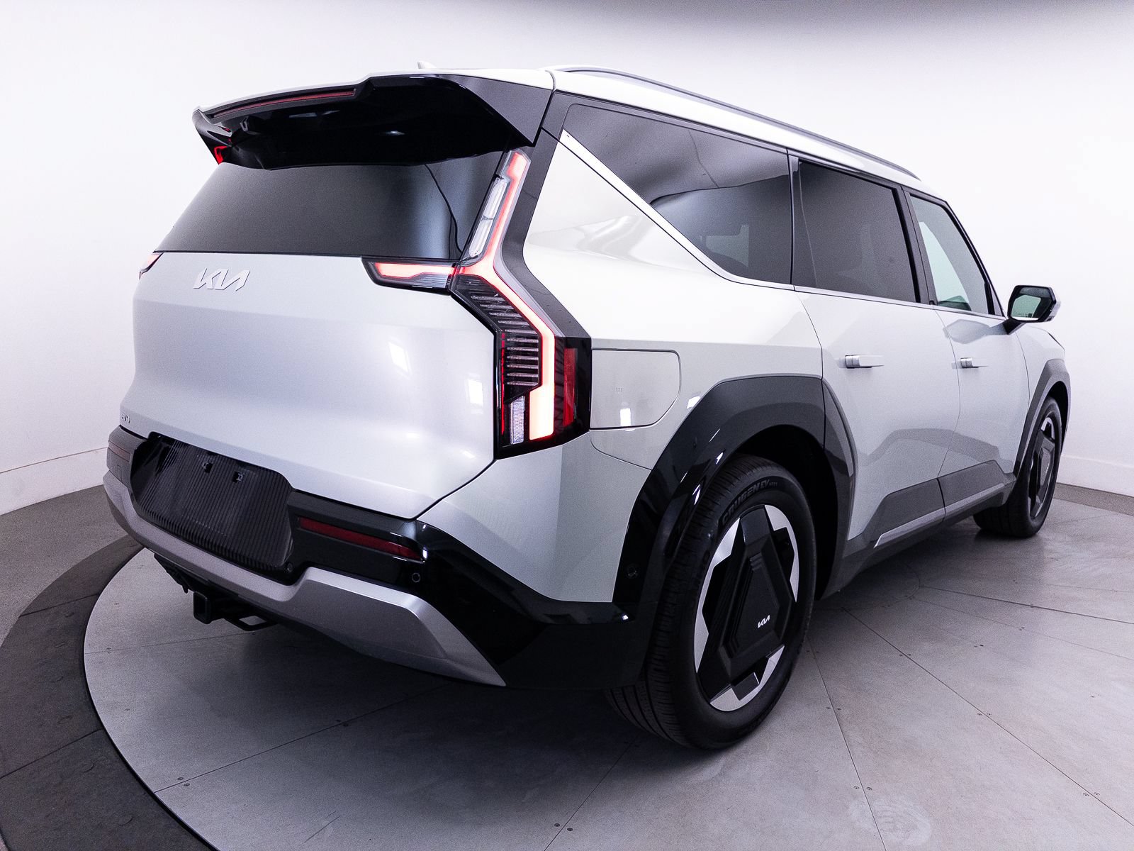 Certified 2024 Kia EV9 Land AWD/4WD image 18