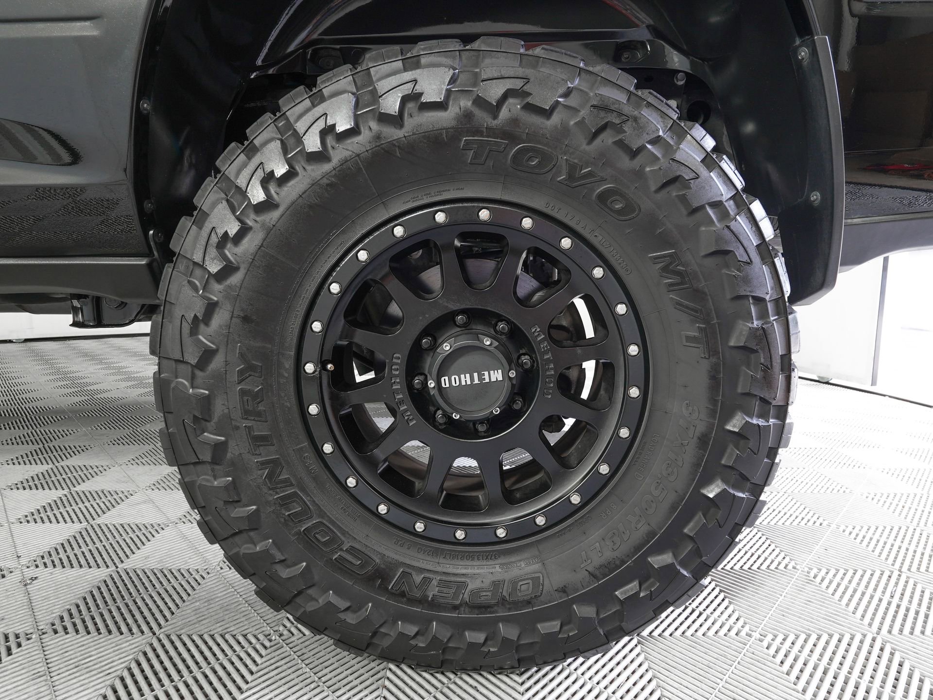 Used 2024 RAM 2500 Laramie w/ Night Edition AWD/4WD image 31