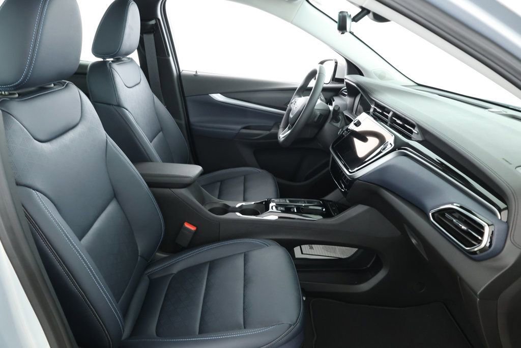 Used 2023 Chevrolet Bolt EUV Premier image 23