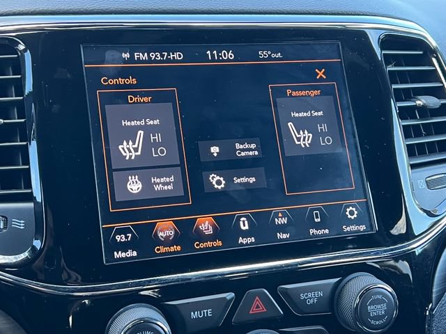 Used 2020 Jeep Grand Cherokee Laredo AWD/4WD image 22