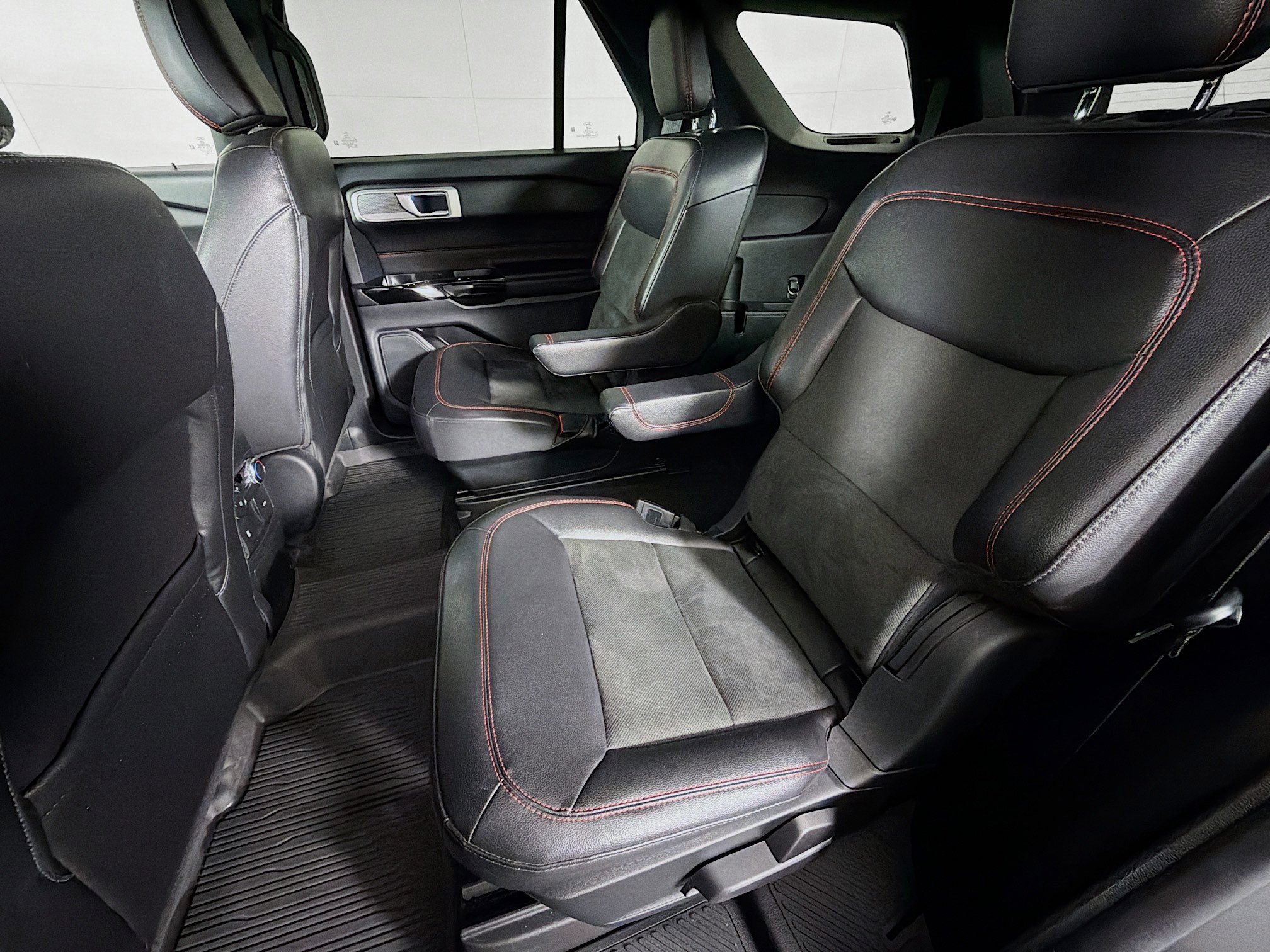 Used 2022 Ford Explorer ST-Line image 23