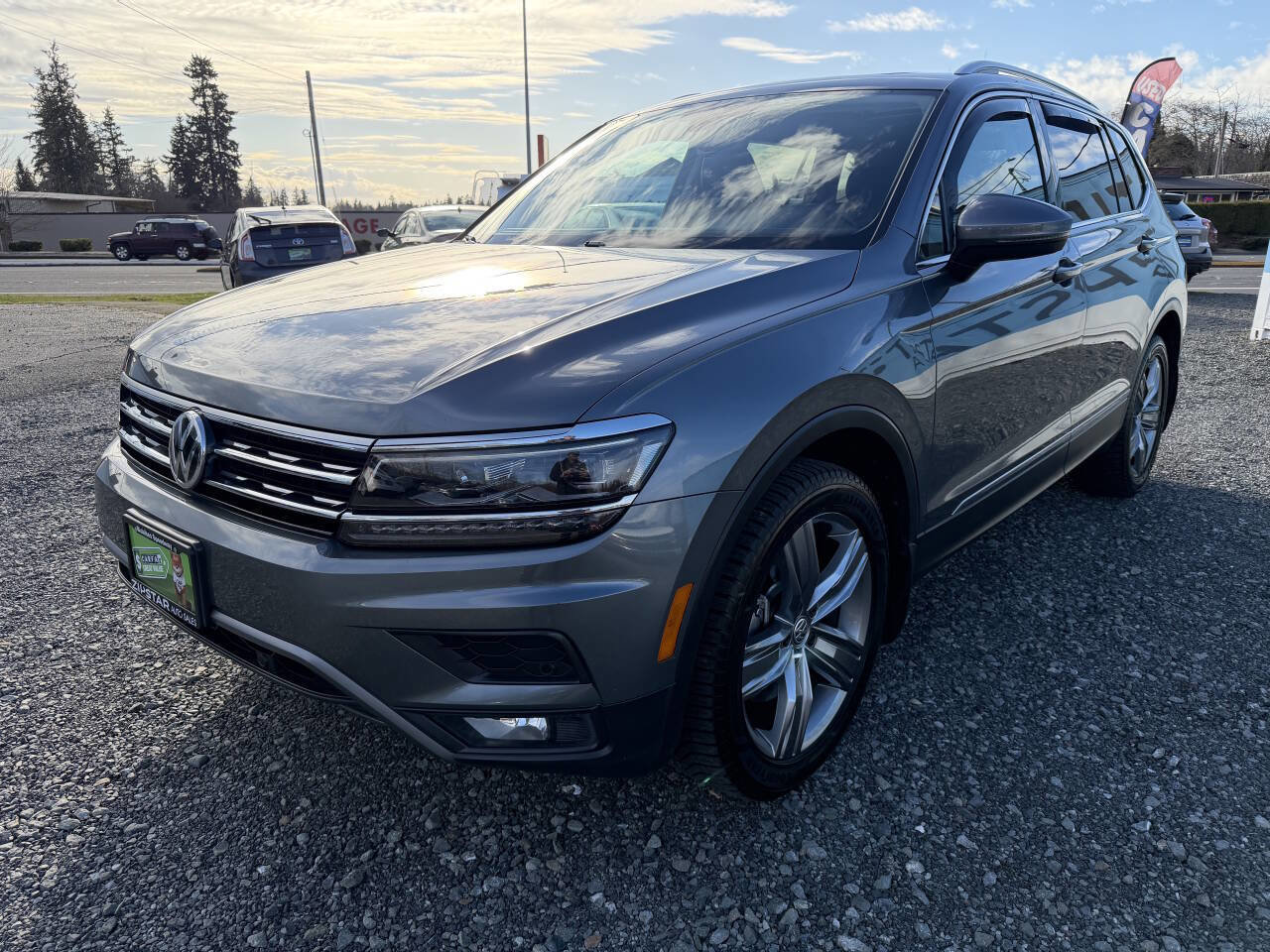 Used 2019 Volkswagen Tiguan SEL Premium w/ 3rd Row Seat Package image 7