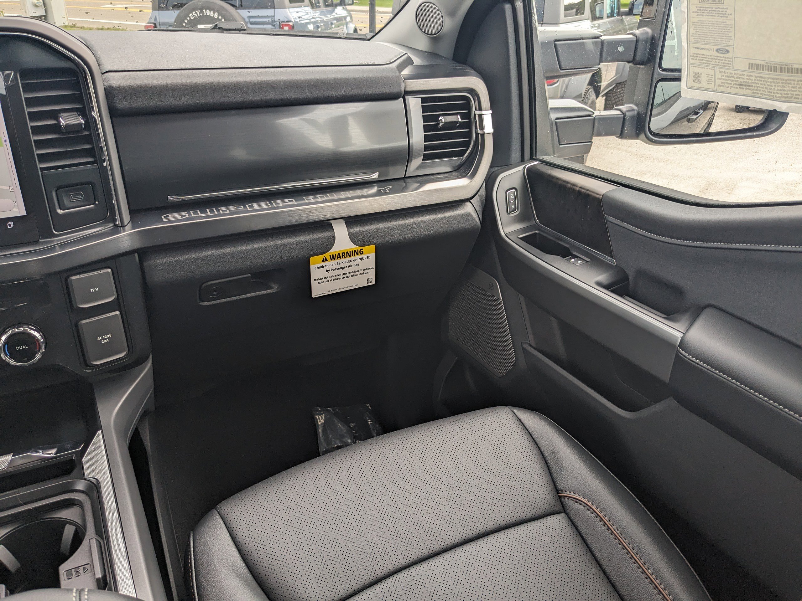 New 2025 Ford F350 Lariat w/ Black Appearance Package image 16