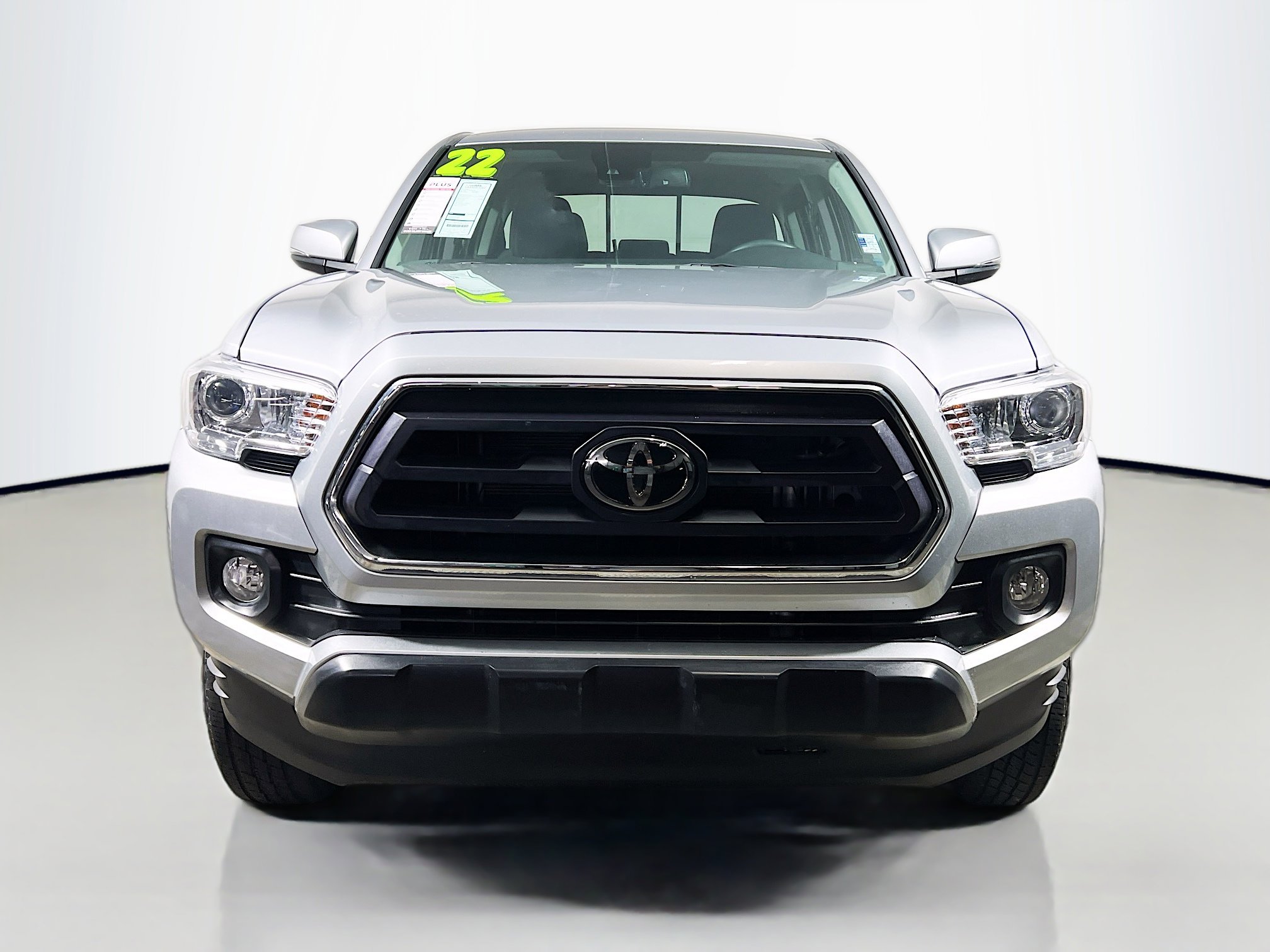 Used 2022 Toyota Tacoma SR5 w/ Technology Package RWD image 11