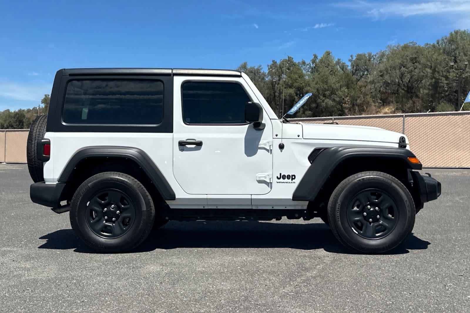 Used 2022 Jeep Wrangler Sport AWD/4WD image 2
