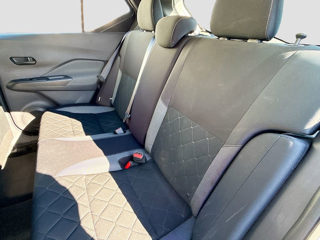 Used 2020 Nissan Kicks S image 19