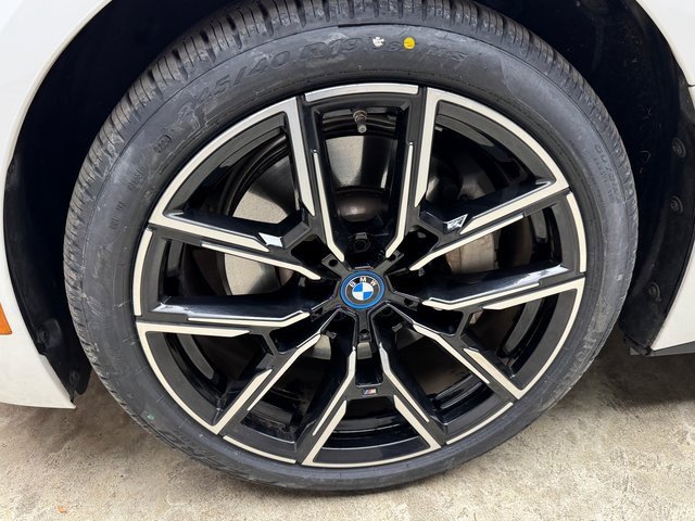 Certified 2022 BMW i4 eDrive40 w/ M Sport Package image 29