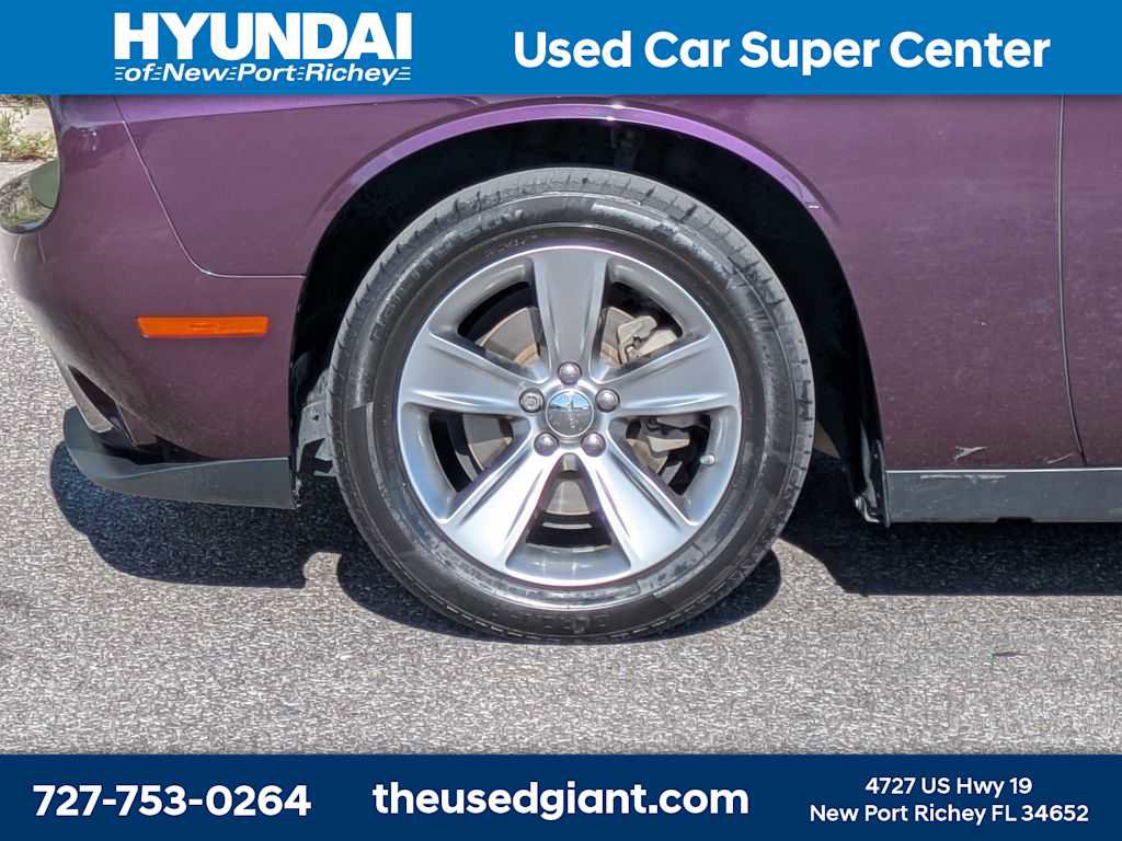 Used 2022 Dodge Challenger SXT RWD image 10