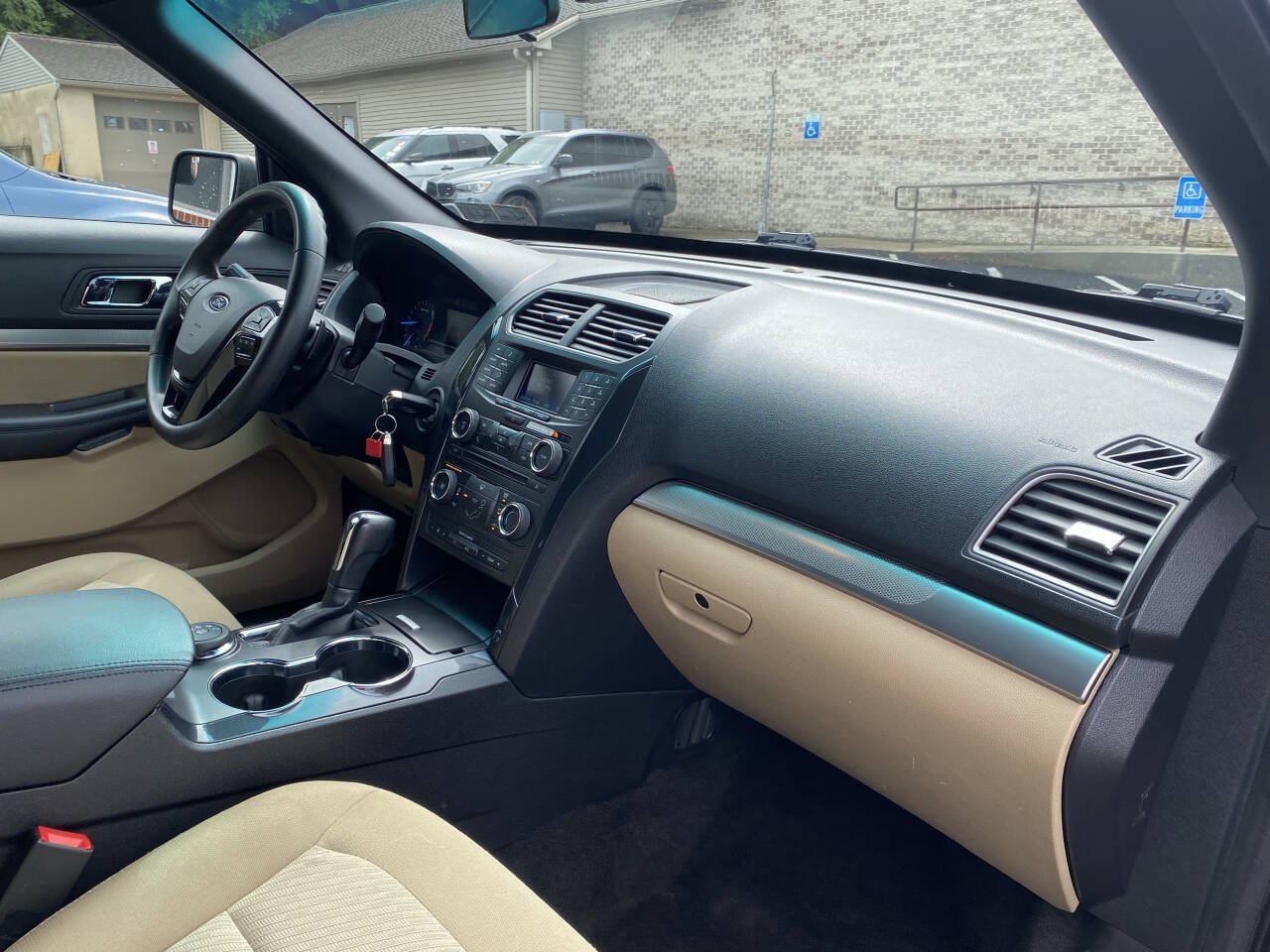 Used 2017 Ford Explorer 4WD image 18