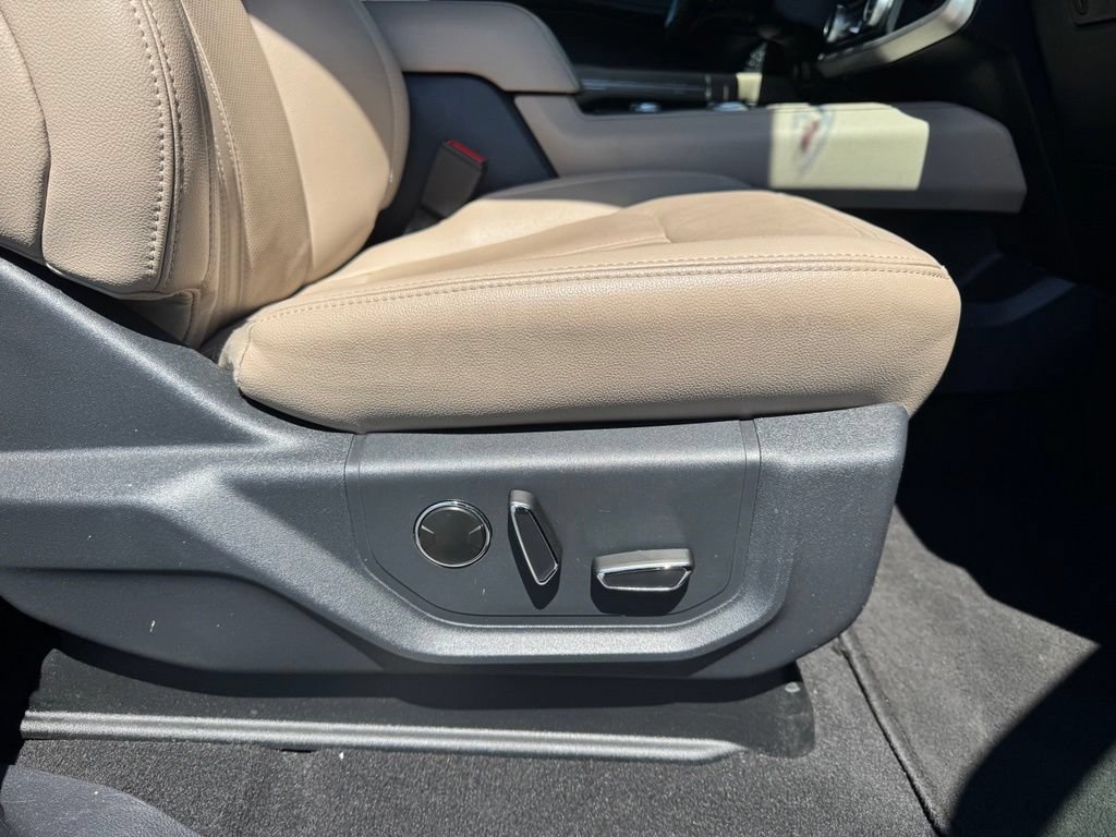 Used 2024 Ford Expedition Limited AWD/4WD image 19