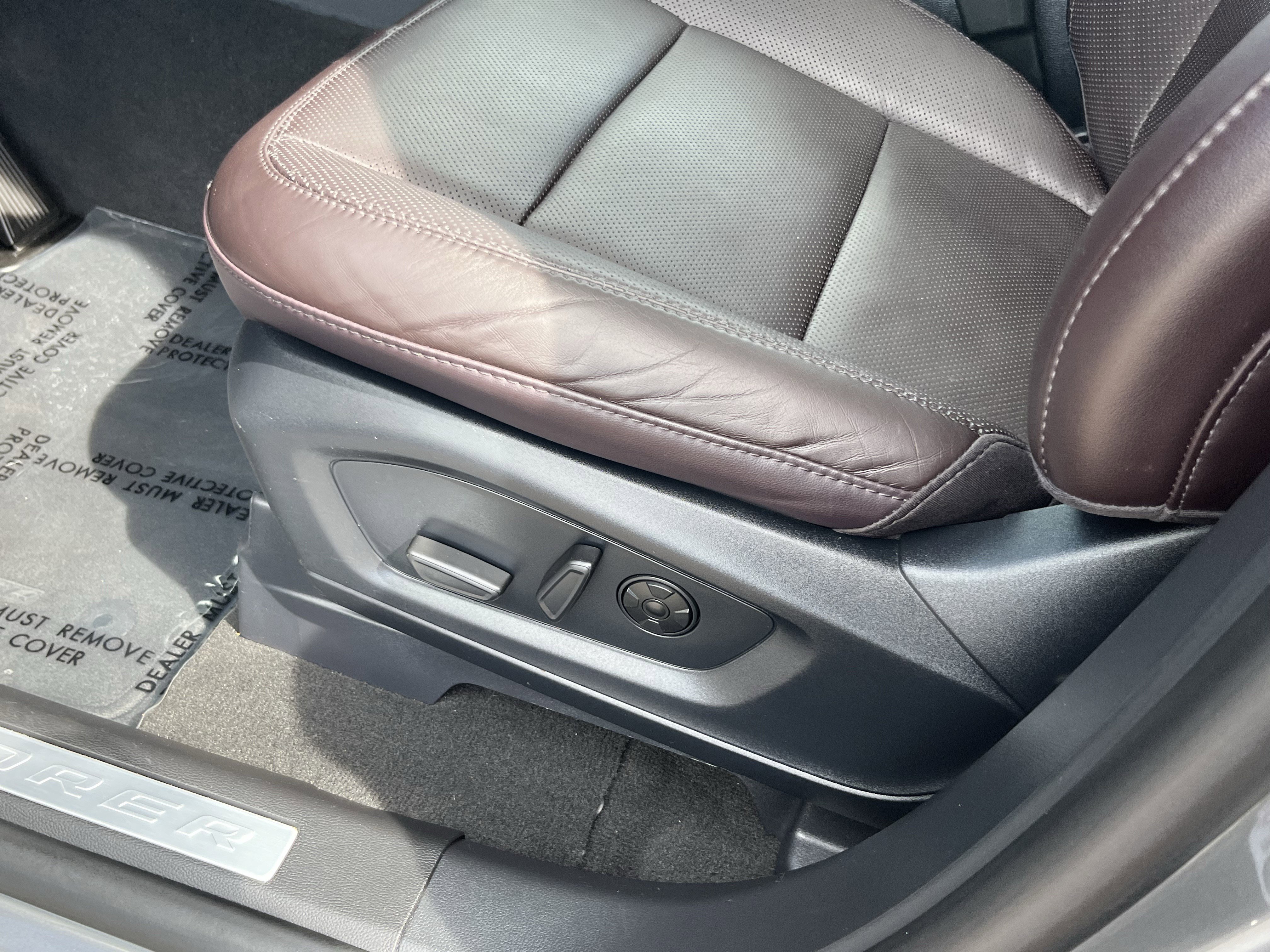 Used 2025 Ford Explorer Platinum w/ LUX Leather Package image 19