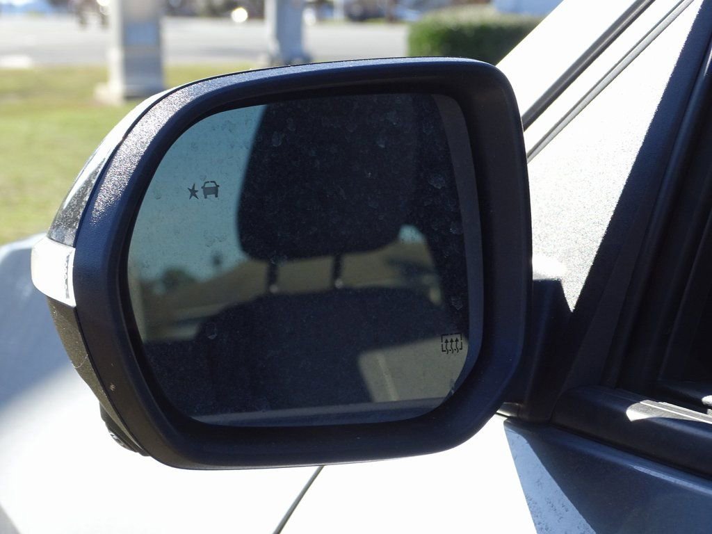 Used 2025 GMC Acadia Elevation image 15