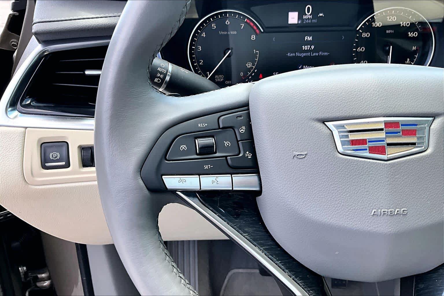 Used 2023 Cadillac XT6 Premium Luxury FWD image 24