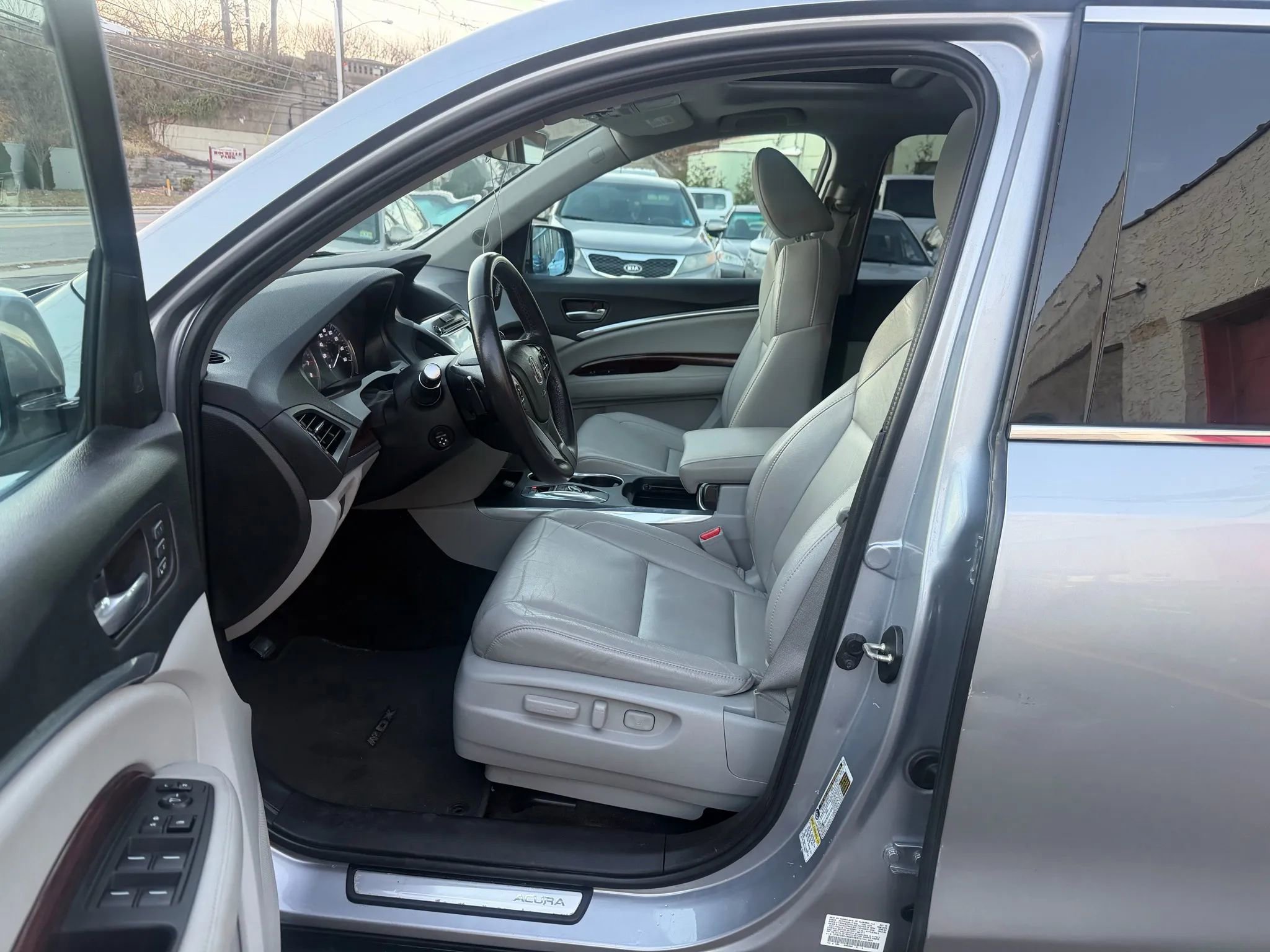 Used 2016 Acura MDX SH-AWD w/ Technology Package image 23