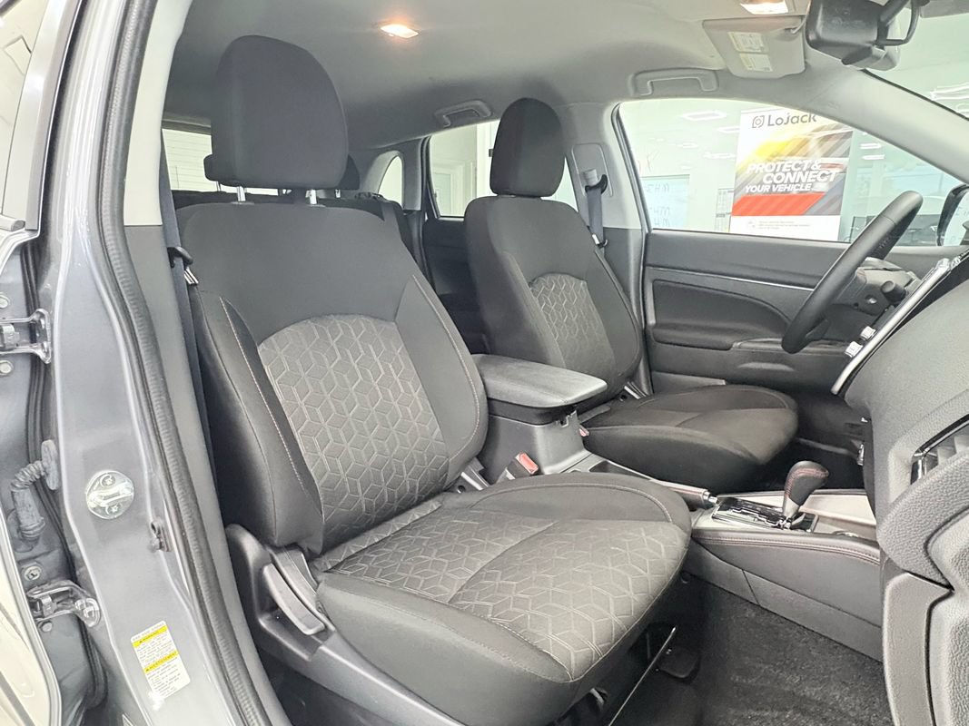 Used 2026 Mitsubishi Outlander Sport LE AWD/4WD image 23