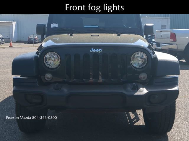 Used 2014 Jeep Wrangler Unlimited Rubicon w/ Connectivity Group AWD/4WD image 9