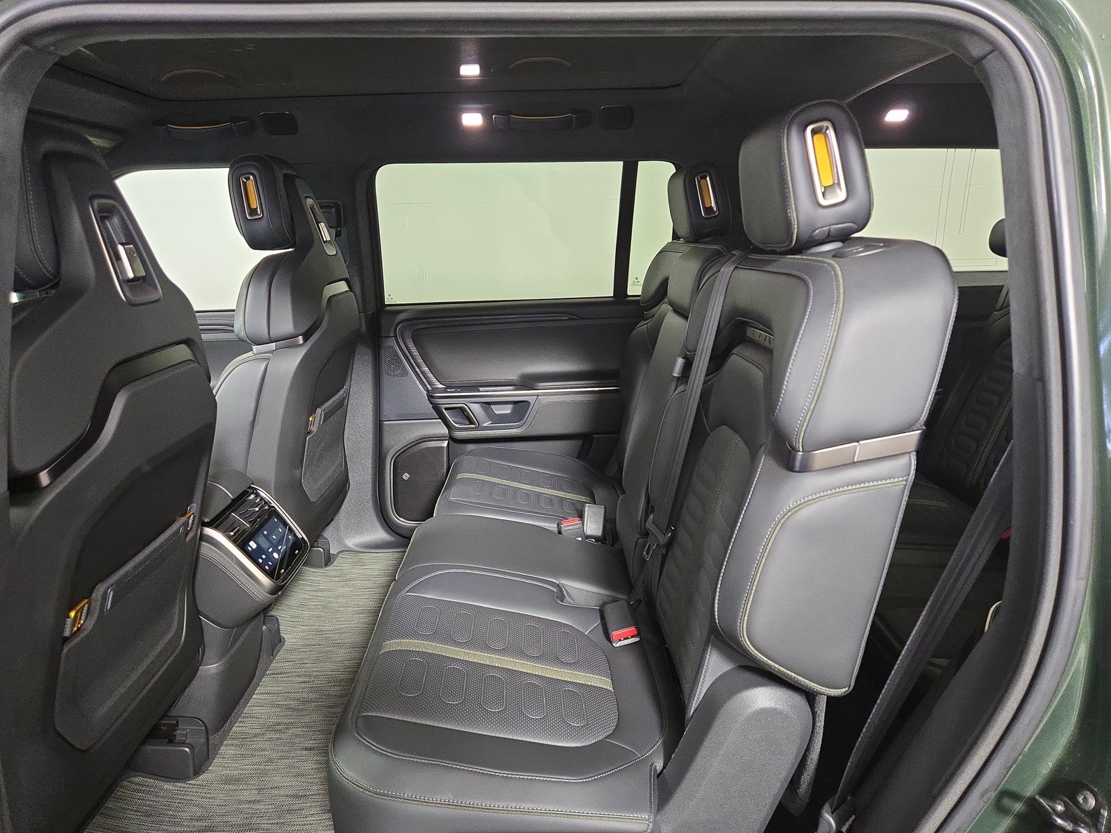 Used 2024 Rivian R1S Adventure AWD/4WD image 21