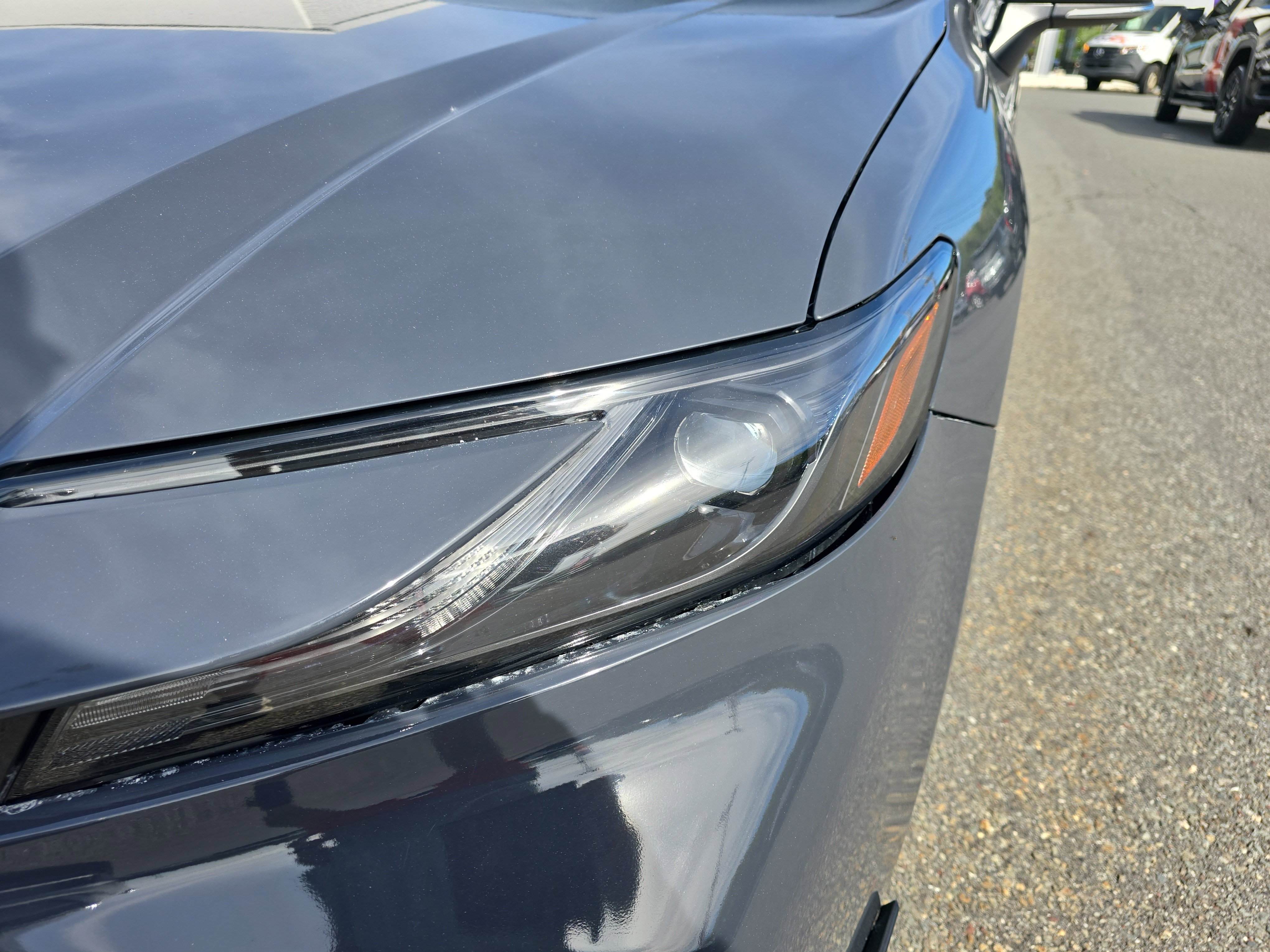 Used 2025 Toyota Camry SE FWD image 9